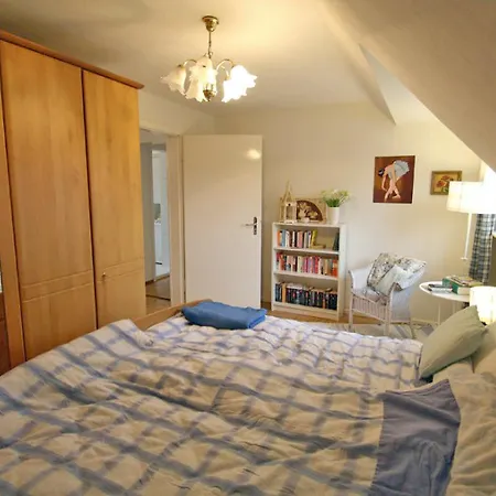 11 Mit Grosser Terrasse Am Privatsee Karlsruhe